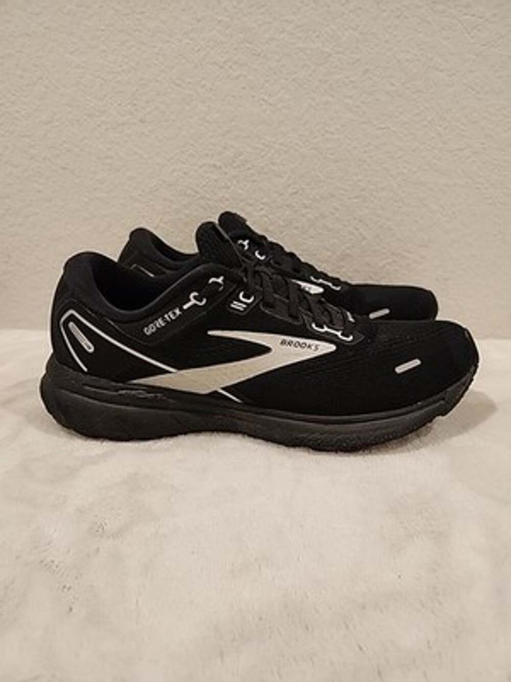 Men's 9D Brooks Ghost 14 GTX Running Shoes Black Silver Gore-Tex